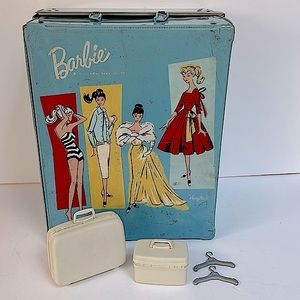Vintage 1961 collectible Barbie by Mattel  ponytail case 2 pcs luggage 2 hangers